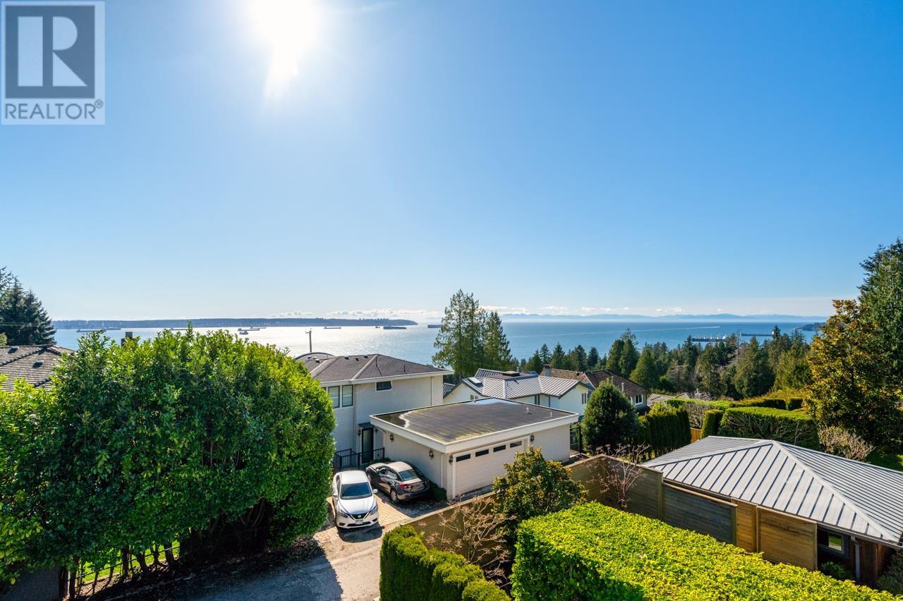 Property at 2616 PALMERSTON AVENUE image 5
