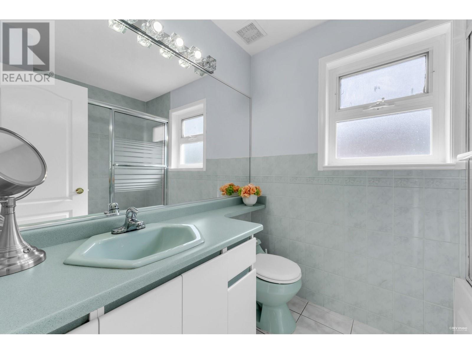 1775 Sherlock Avenue, Burnaby, British Columbia  V5A 2M9 - Photo 15 - R2976095