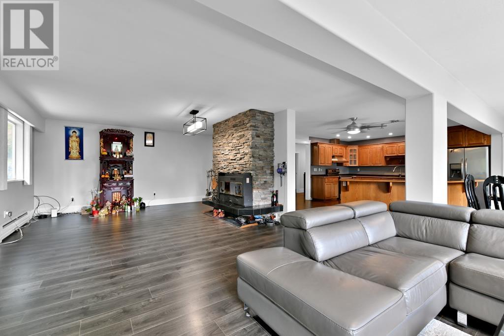 26161 Lougheed Highway, Maple Ridge, British Columbia  V2W 1M3 - Photo 15 - R2975299