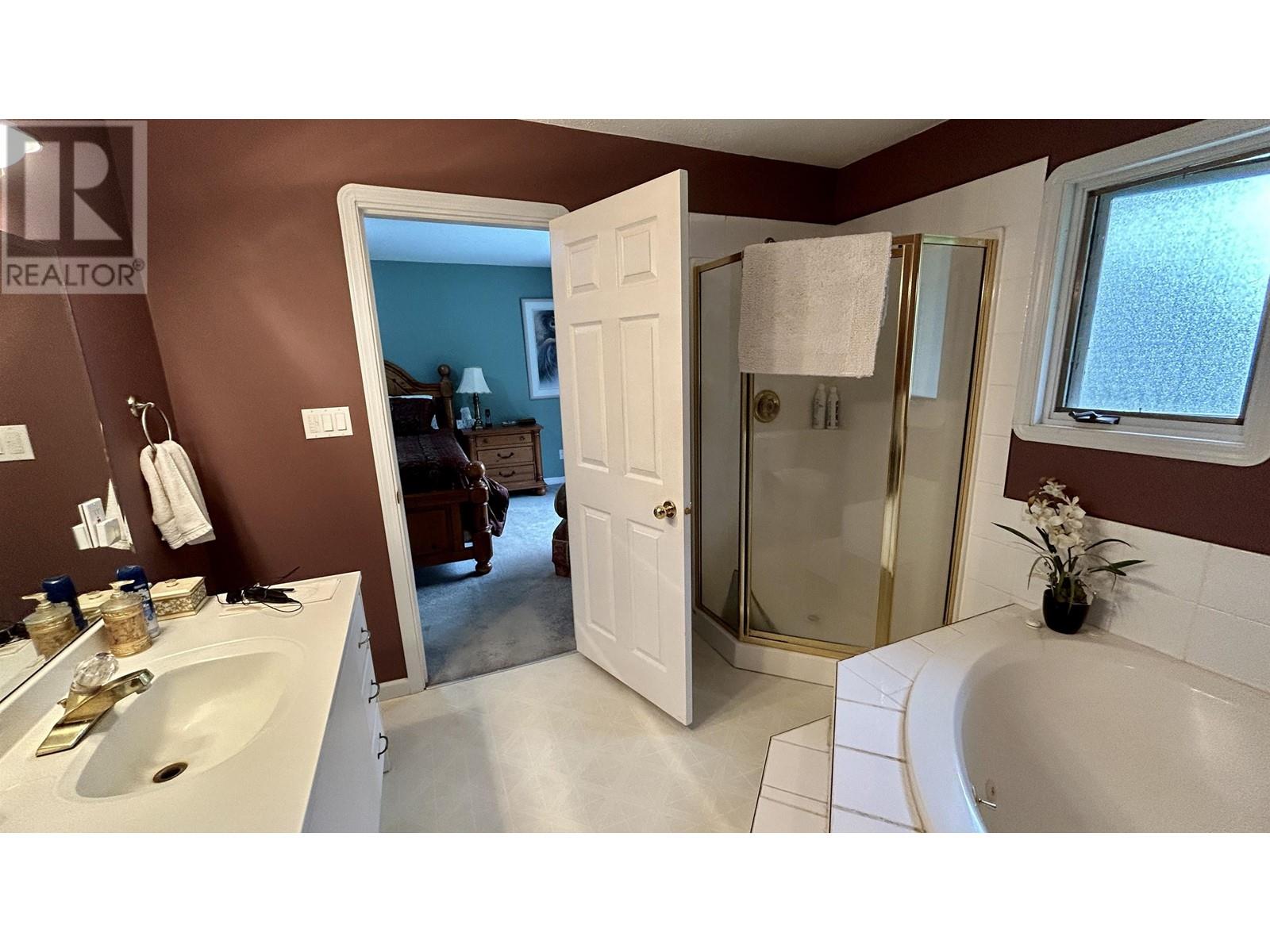 4906 Kitwanga Drive, 108 Mile Ranch, British Columbia  V0K 2Z0 - Photo 17 - R2976081