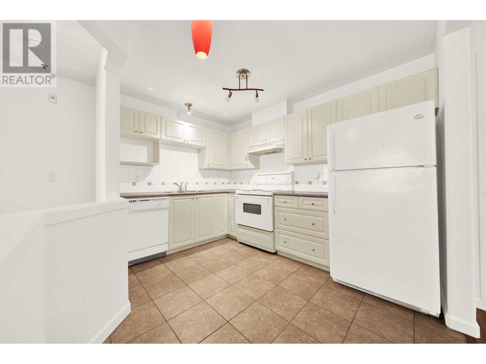 409 215 Twelfth Street, New Westminster, British Columbia  V3M 4H4 - Photo 4 - R2975427