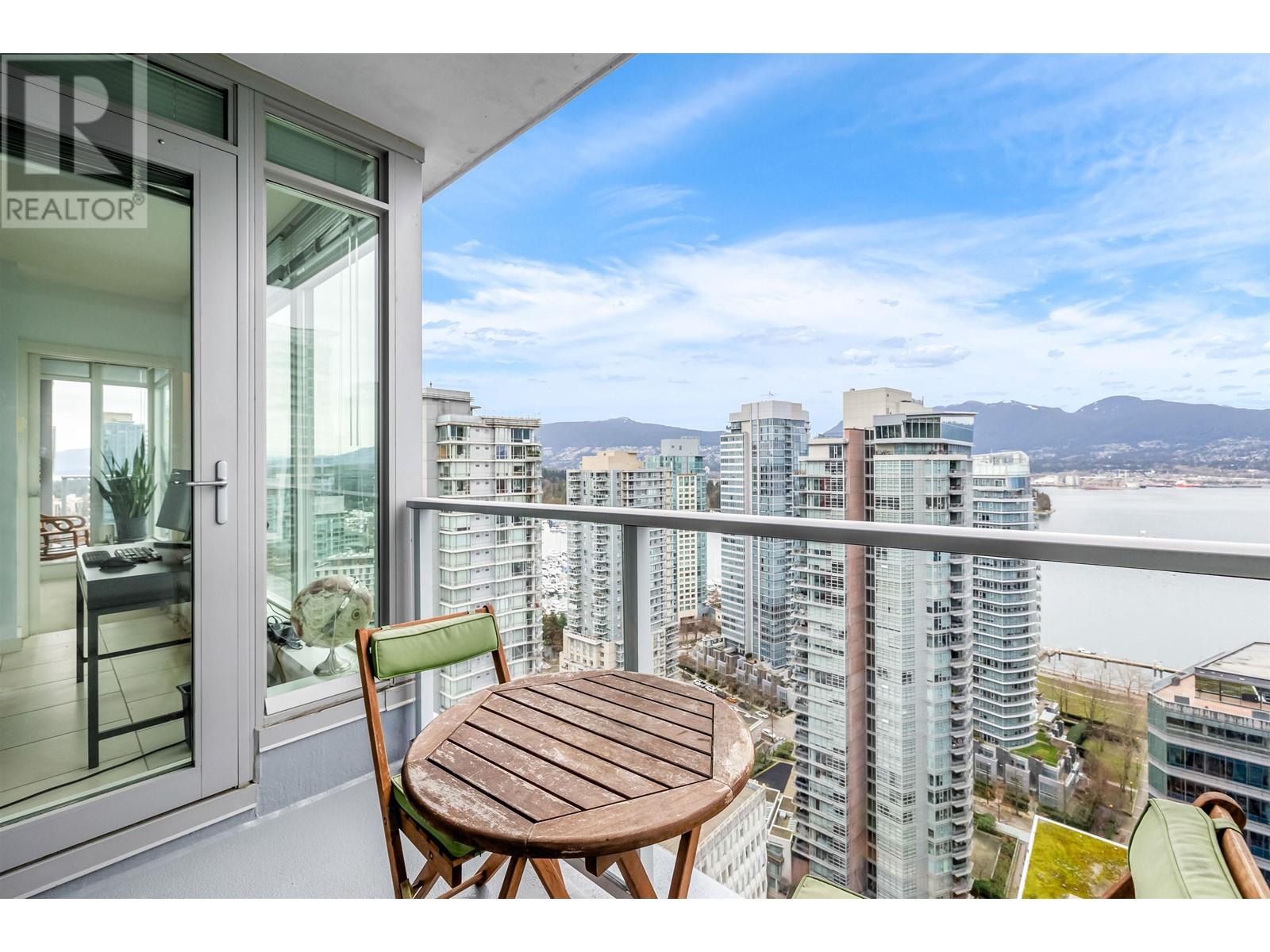 Listing Picture 9 of 20 : 2702 1188 W PENDER STREET, Vancouver / 溫哥華 - 魯藝地產 Yvonne Lu Group - MLS Medallion Club Member