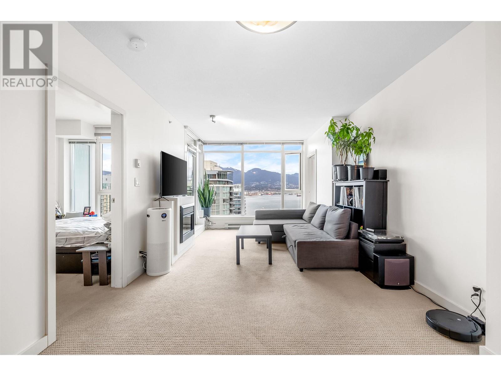 Listing Picture 3 of 20 : 2702 1188 W PENDER STREET, Vancouver / 溫哥華 - 魯藝地產 Yvonne Lu Group - MLS Medallion Club Member