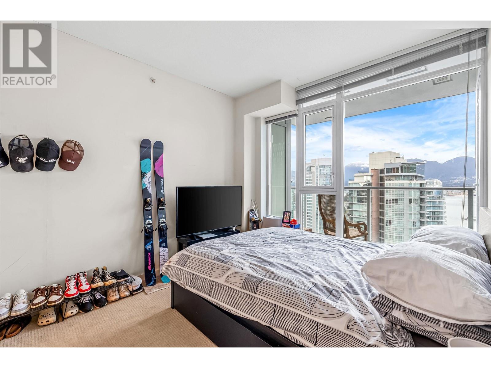 Listing Picture 13 of 20 : 2702 1188 W PENDER STREET, Vancouver / 溫哥華 - 魯藝地產 Yvonne Lu Group - MLS Medallion Club Member