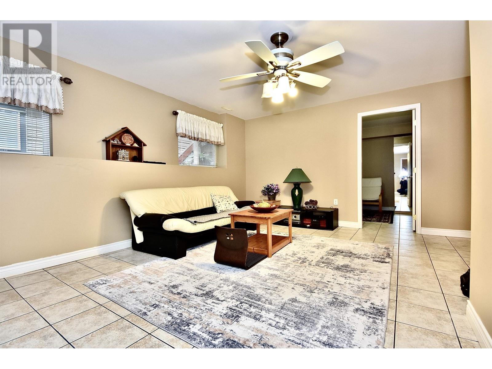 3035 Maplewood Court, Coquitlam, British Columbia  V3E 3P3 - Photo 22 - R2975440