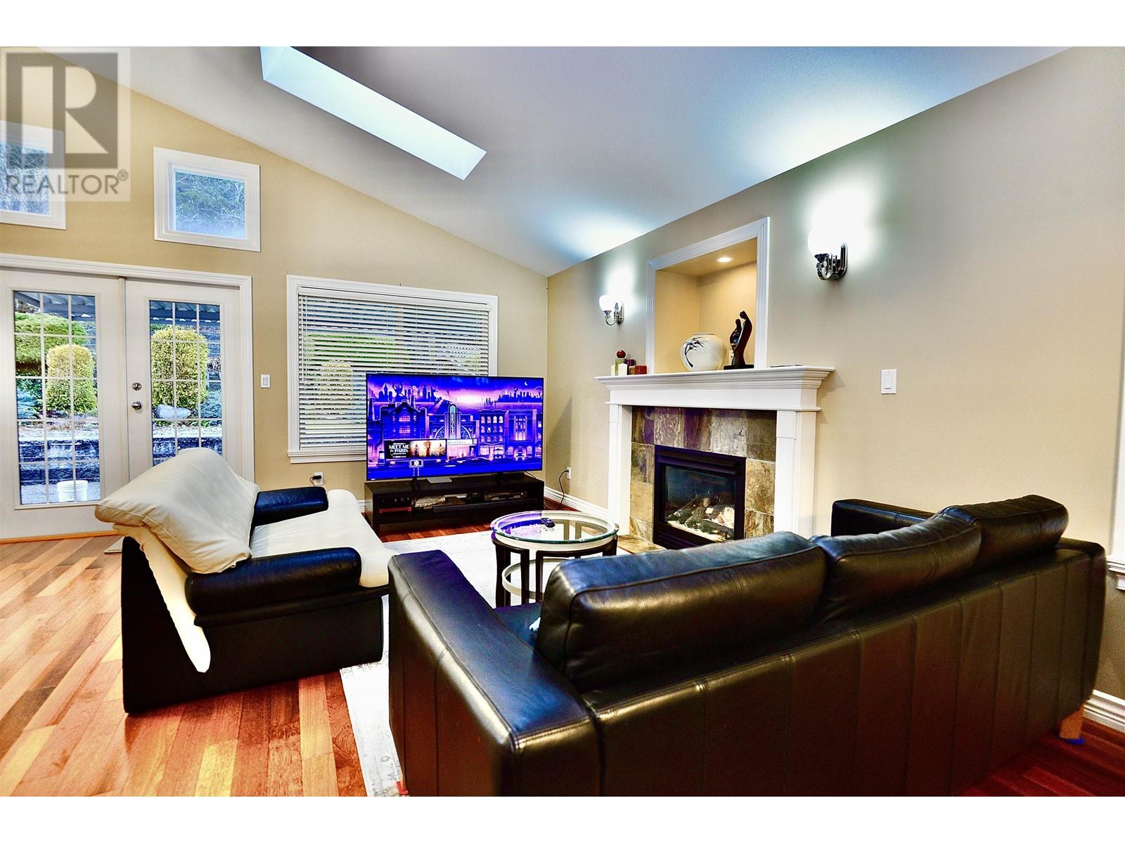 3035 Maplewood Court, Coquitlam, British Columbia  V3E 3P3 - Photo 14 - R2975440