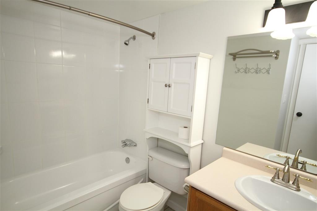 110 10698 151a Street, Surrey, British Columbia  V3R 8T5 - Photo 13 - R2975908