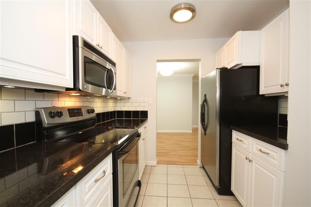 Property at 110 10698 151A STREET image 4