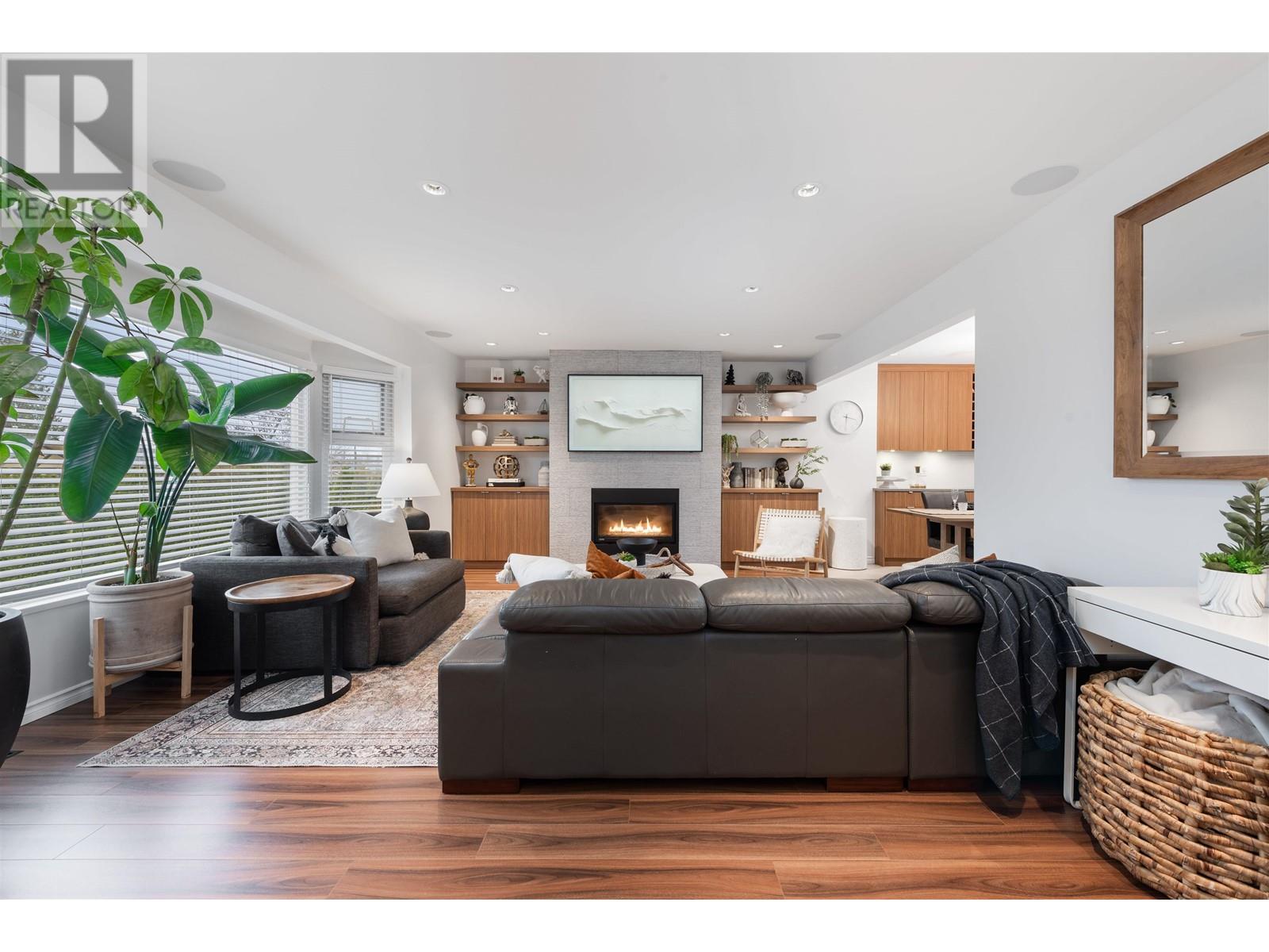 7153 Paulus Court, Burnaby, British Columbia  V5A 1N1 - Photo 3 - R2975874