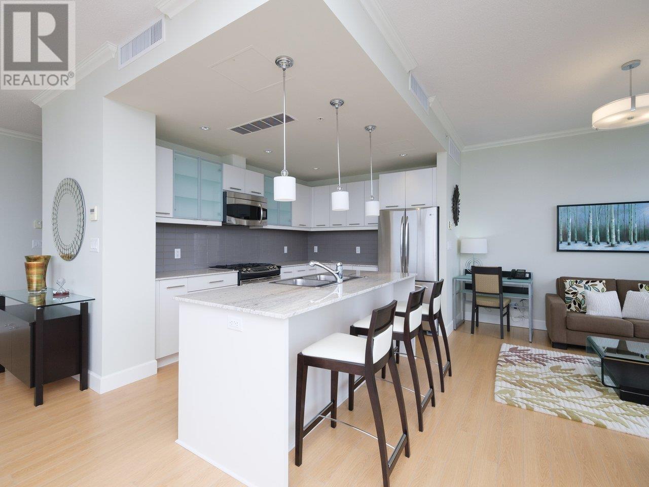 Listing Picture 6 of 26 : 1803 3333 CORVETTE WAY, Richmond / 烈治文 - 魯藝地產 Yvonne Lu Group - MLS Medallion Club Member