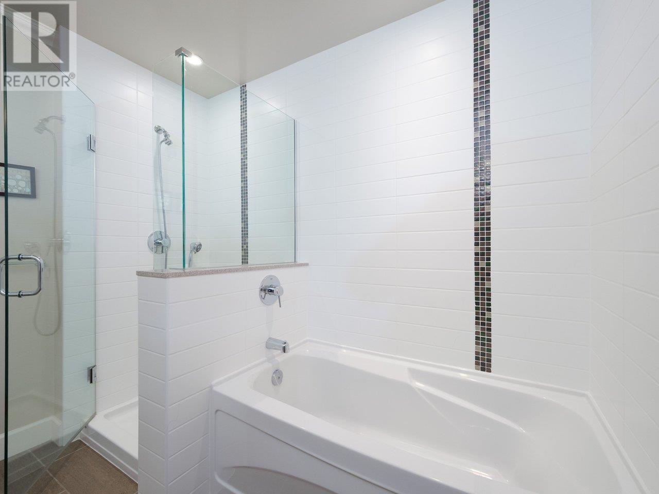 Listing Picture 12 of 26 : 1803 3333 CORVETTE WAY, Richmond / 烈治文 - 魯藝地產 Yvonne Lu Group - MLS Medallion Club Member