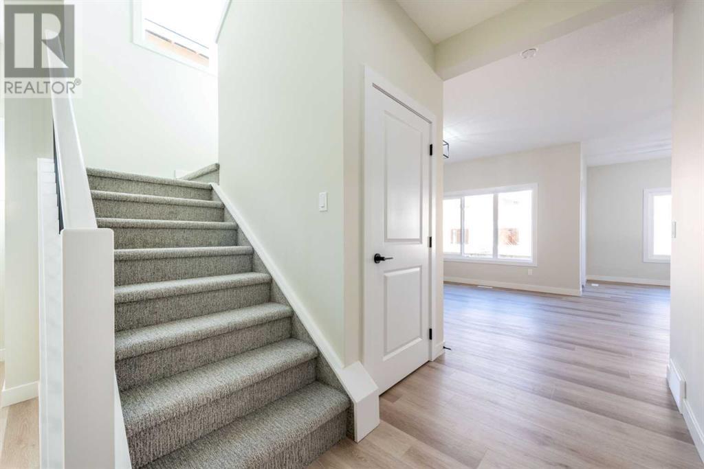 Property at 84 Waterford Manor image 2