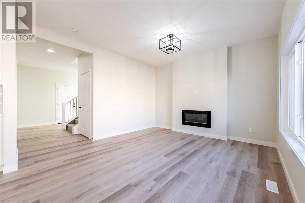 Property at 84 Waterford Manor image 5