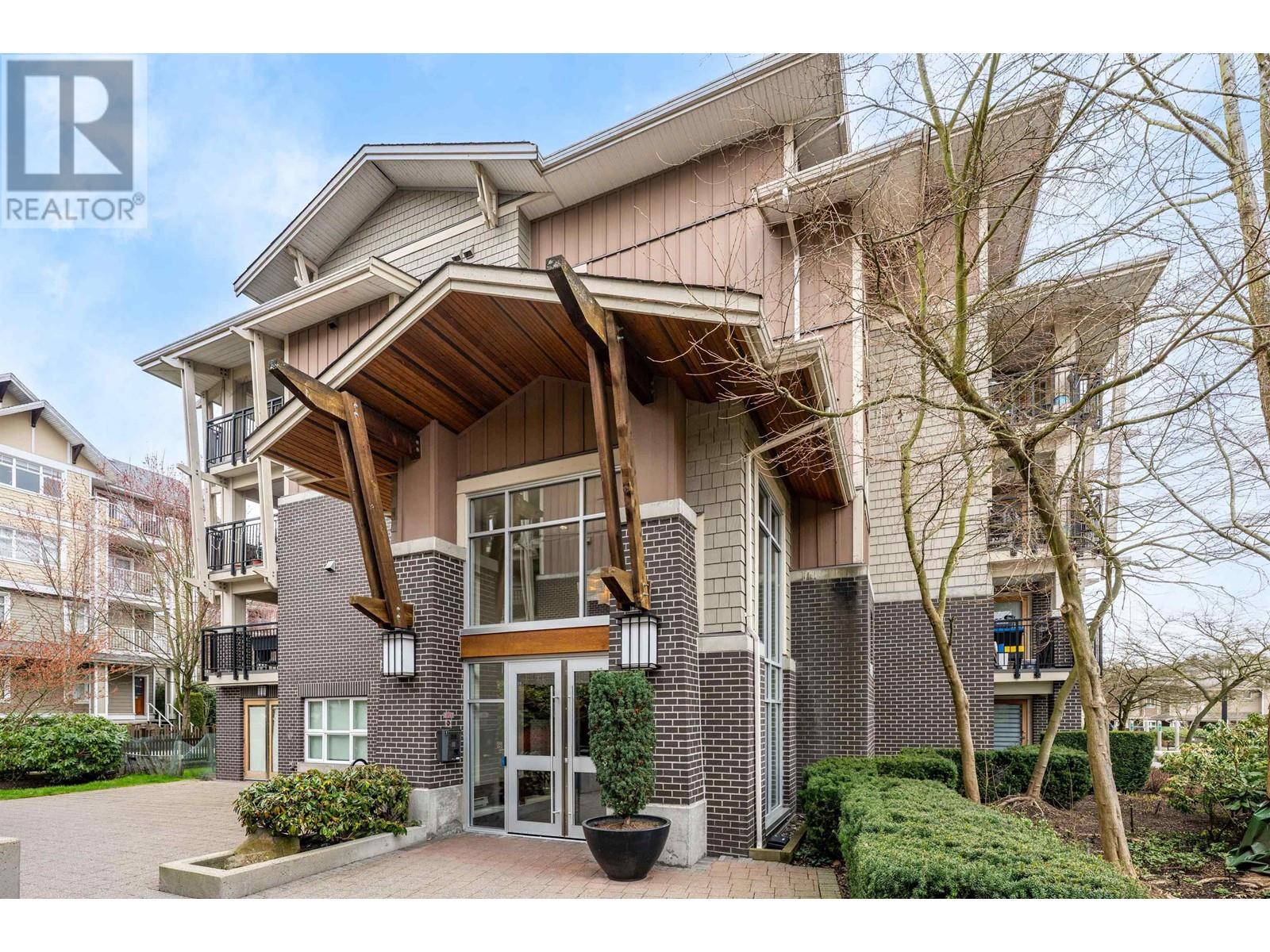 Listing Picture 2 of 32 : 103 5775 IRMIN STREET, Burnaby / 本拿比 - 魯藝地產 Yvonne Lu Group - MLS Medallion Club Member