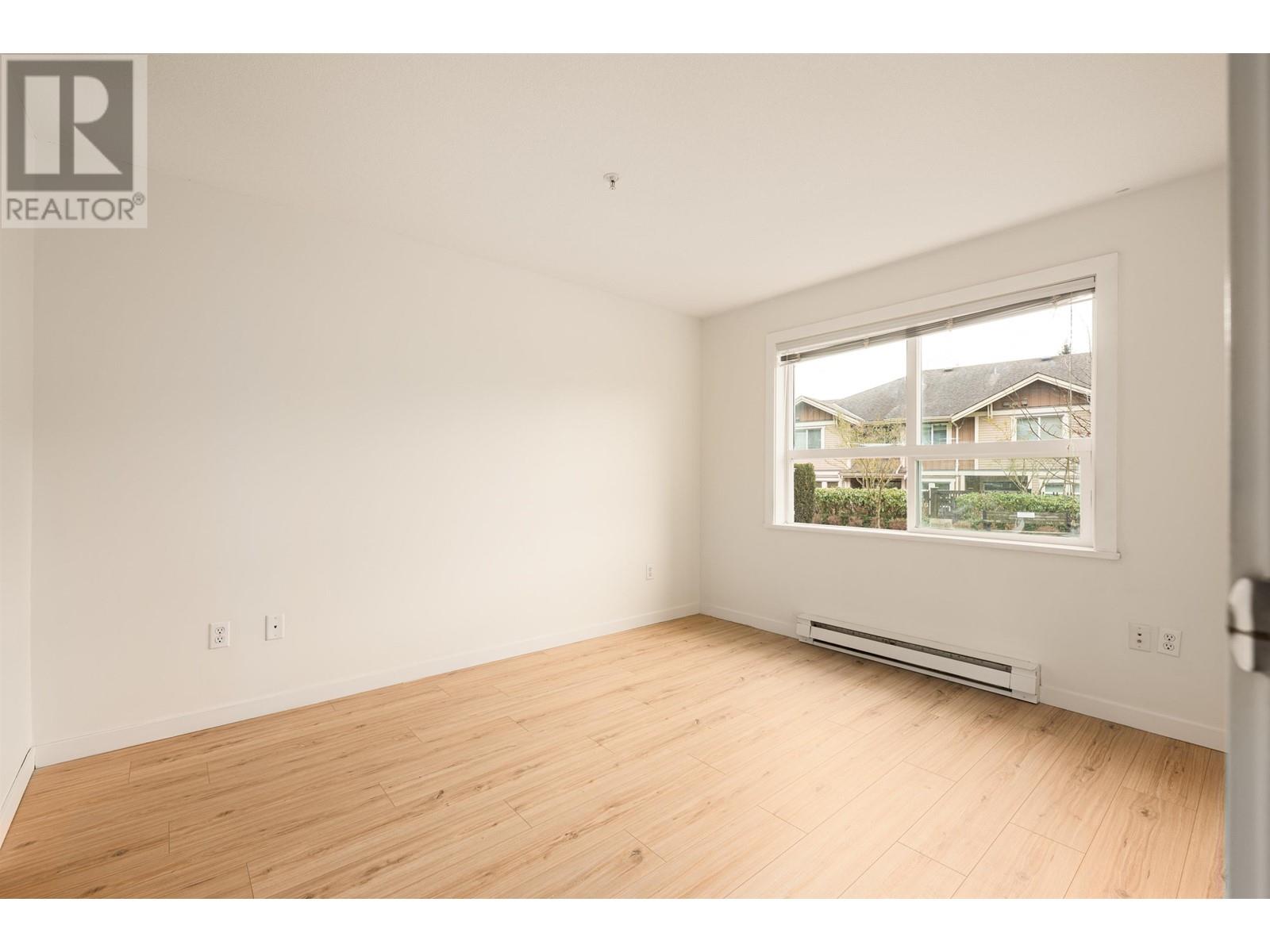 Listing Picture 19 of 32 : 103 5775 IRMIN STREET, Burnaby / 本拿比 - 魯藝地產 Yvonne Lu Group - MLS Medallion Club Member