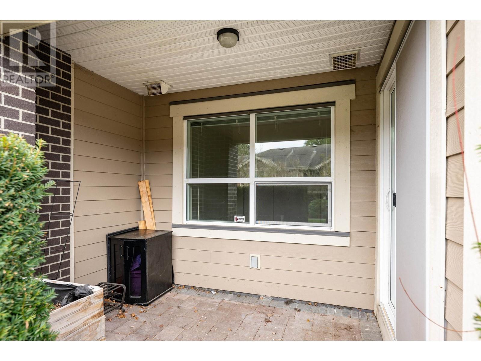 Listing Picture 26 of 32 : 103 5775 IRMIN STREET, Burnaby / 本拿比 - 魯藝地產 Yvonne Lu Group - MLS Medallion Club Member