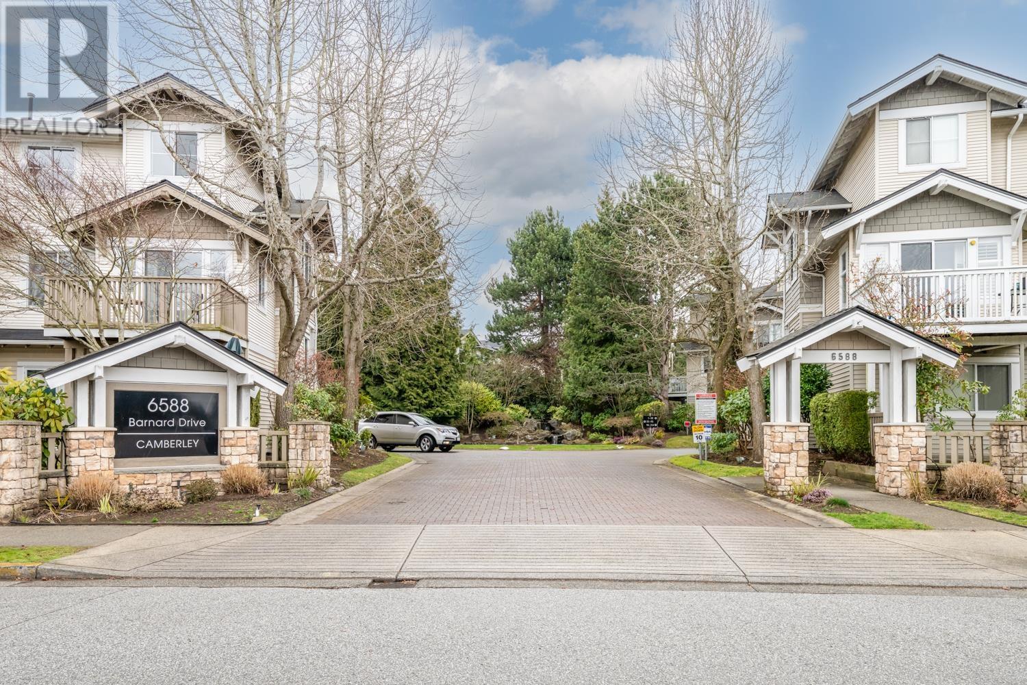 Listing Picture 3 of 25 : 78 6588 BARNARD DRIVE, Richmond / 烈治文 - 魯藝地產 Yvonne Lu Group - MLS Medallion Club Member