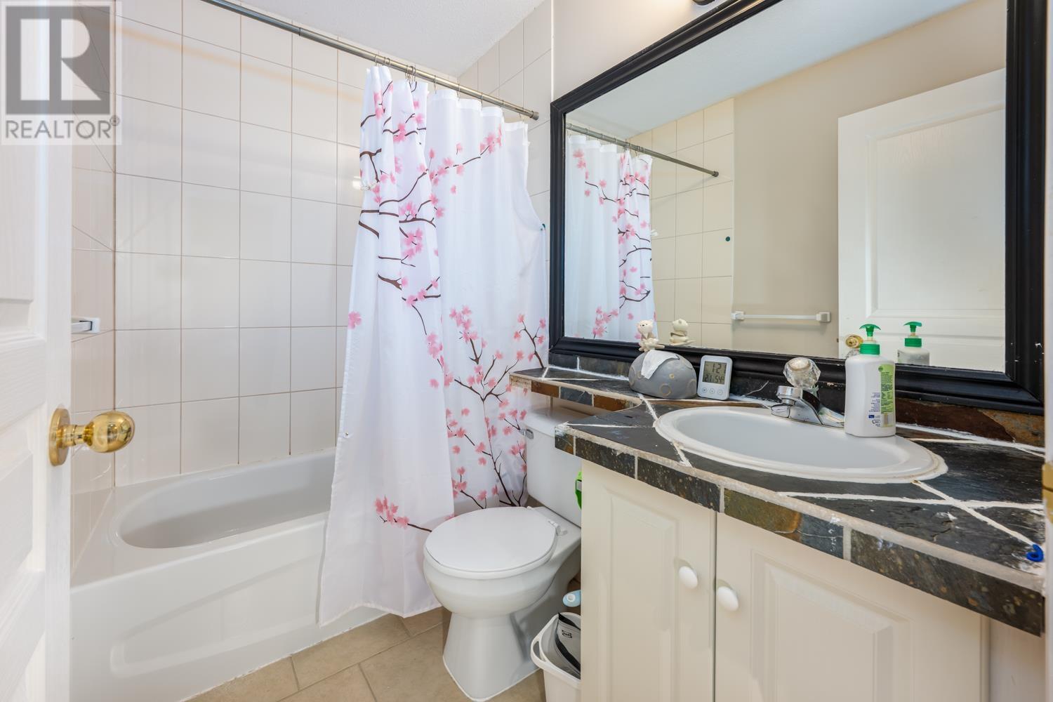 Listing Picture 15 of 25 : 78 6588 BARNARD DRIVE, Richmond / 烈治文 - 魯藝地產 Yvonne Lu Group - MLS Medallion Club Member