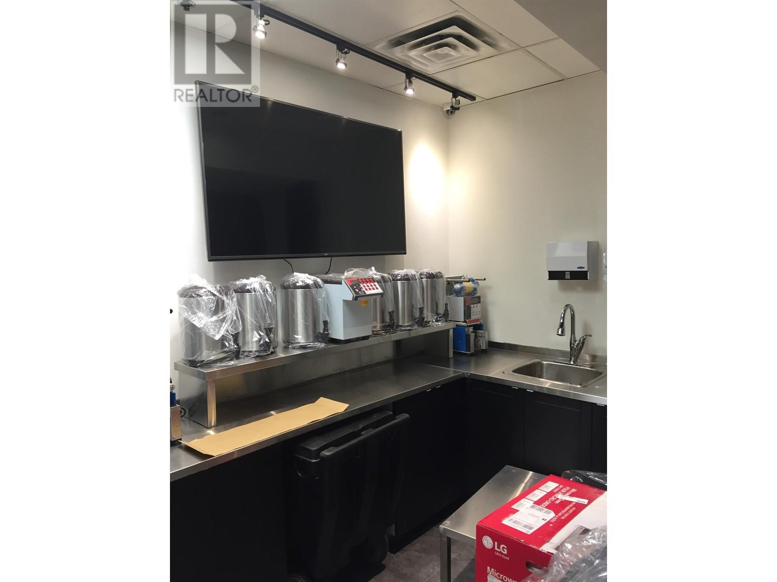 2210 4500 Kingsway, Burnaby, British Columbia  V0V 0V0 - Photo 2 - C8067274