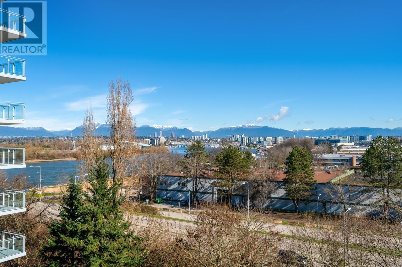 Listing Picture 22 of 32 : 606 6855 PEARSON WAY, Richmond / 烈治文 - 魯藝地產 Yvonne Lu Group - MLS Medallion Club Member