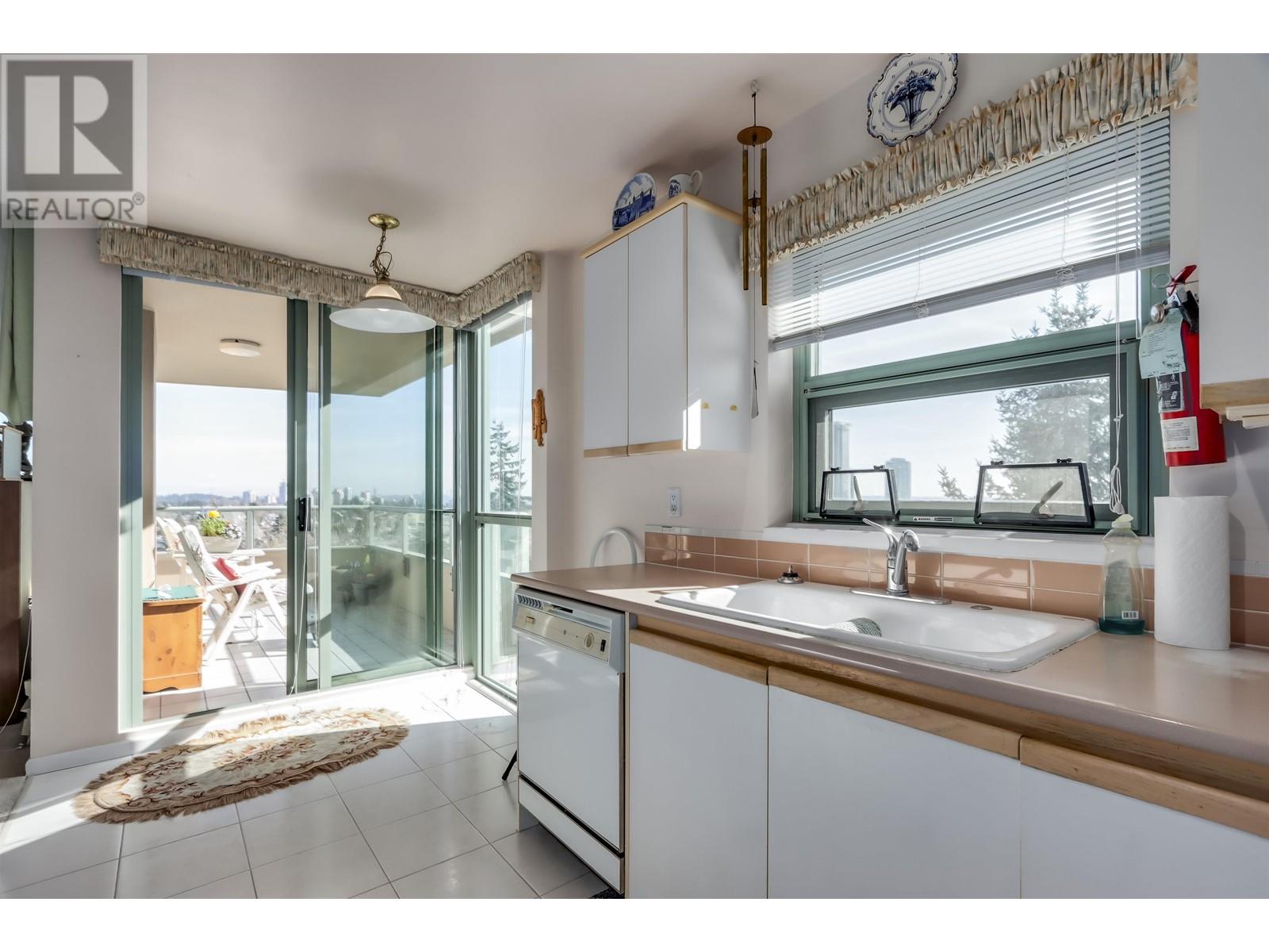 Listing Picture 9 of 24 : 1010 7288 ACORN AVENUE, Burnaby / 本拿比 - 魯藝地產 Yvonne Lu Group - MLS Medallion Club Member