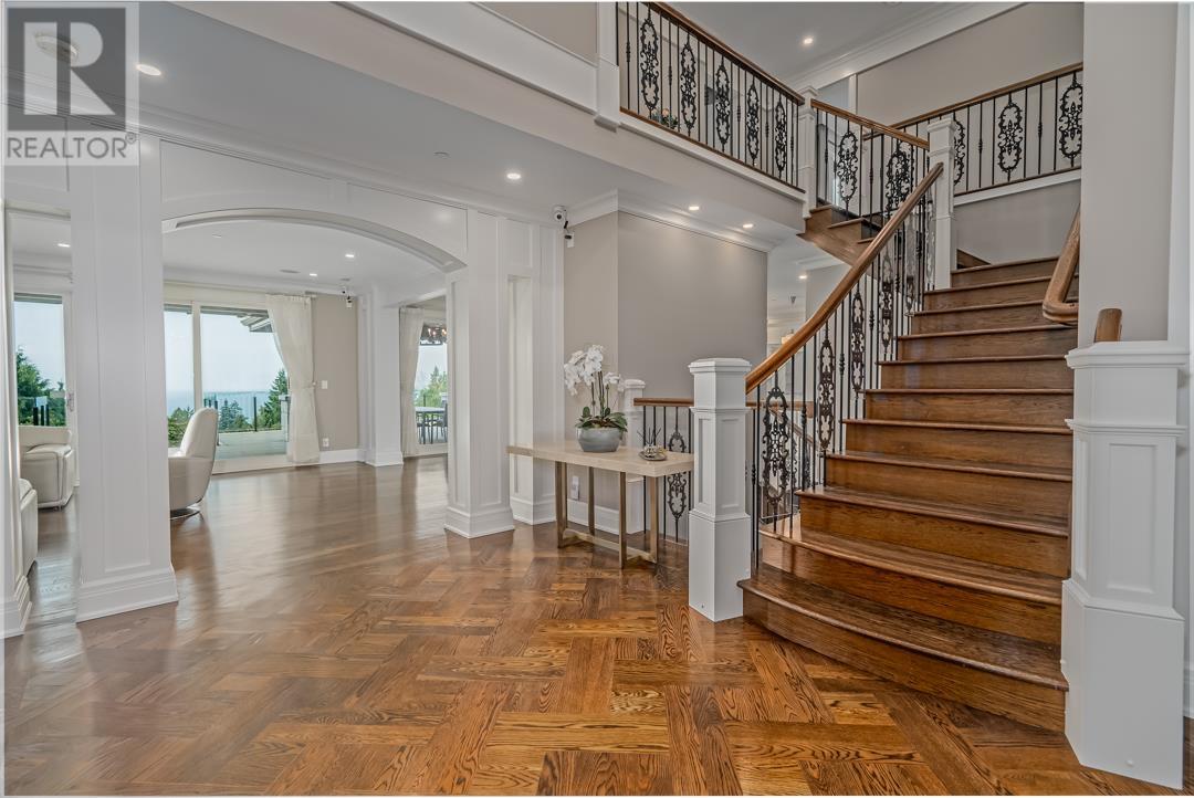 Property at 2638 QUEENS AVENUE image 5