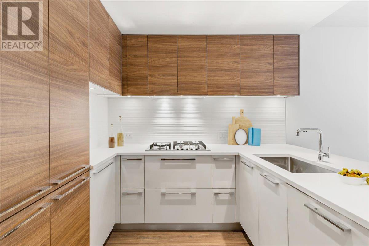 Listing Picture 2 of 24 : 2801 7303 NOBLE LANE, Burnaby / 本拿比 - 魯藝地產 Yvonne Lu Group - MLS Medallion Club Member