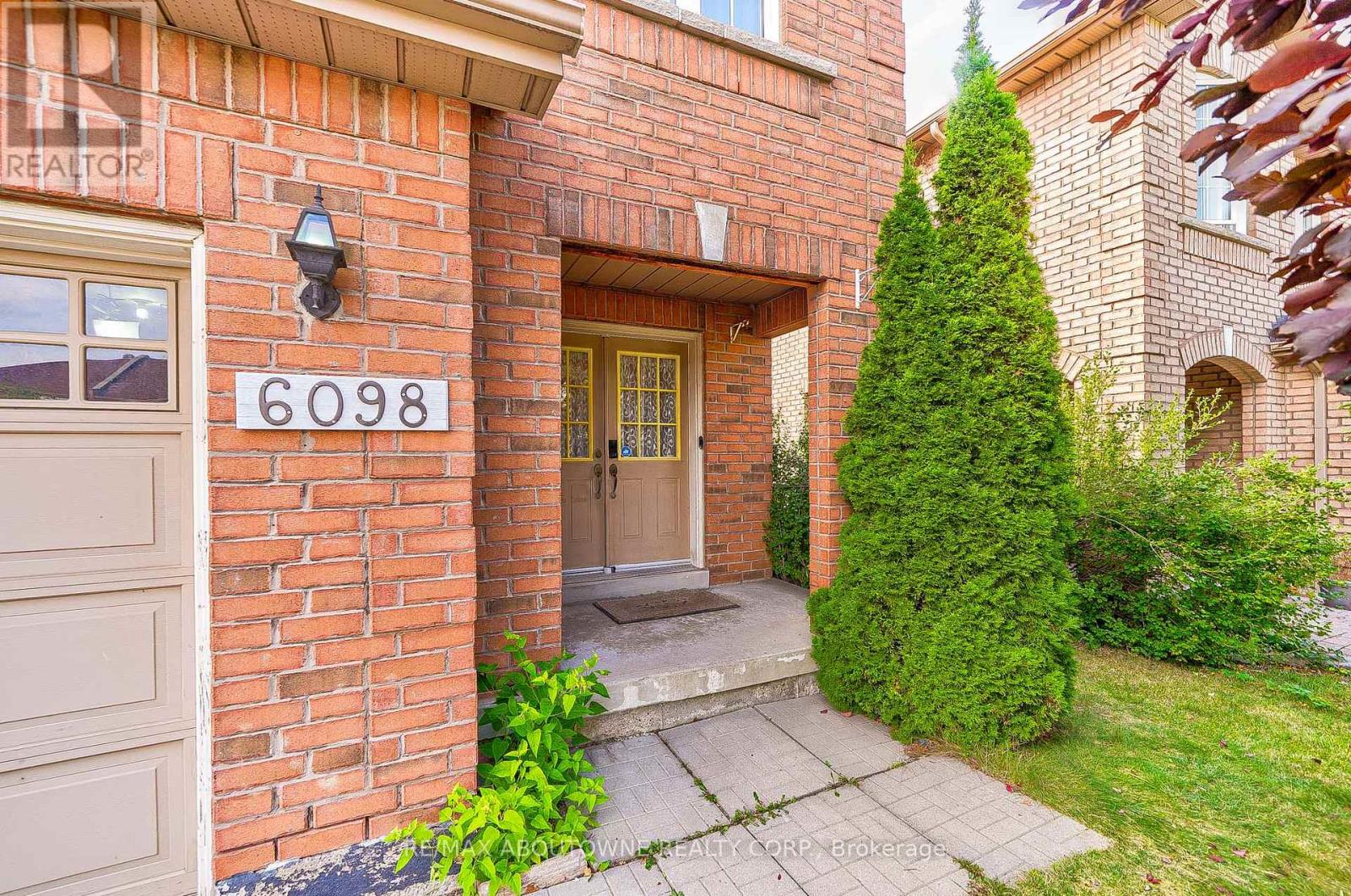 Property at 6098 ROWERS CRESCENT image 1