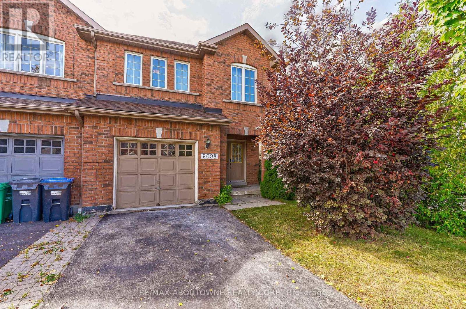 Property at 6098 ROWERS CRESCENT image 3
