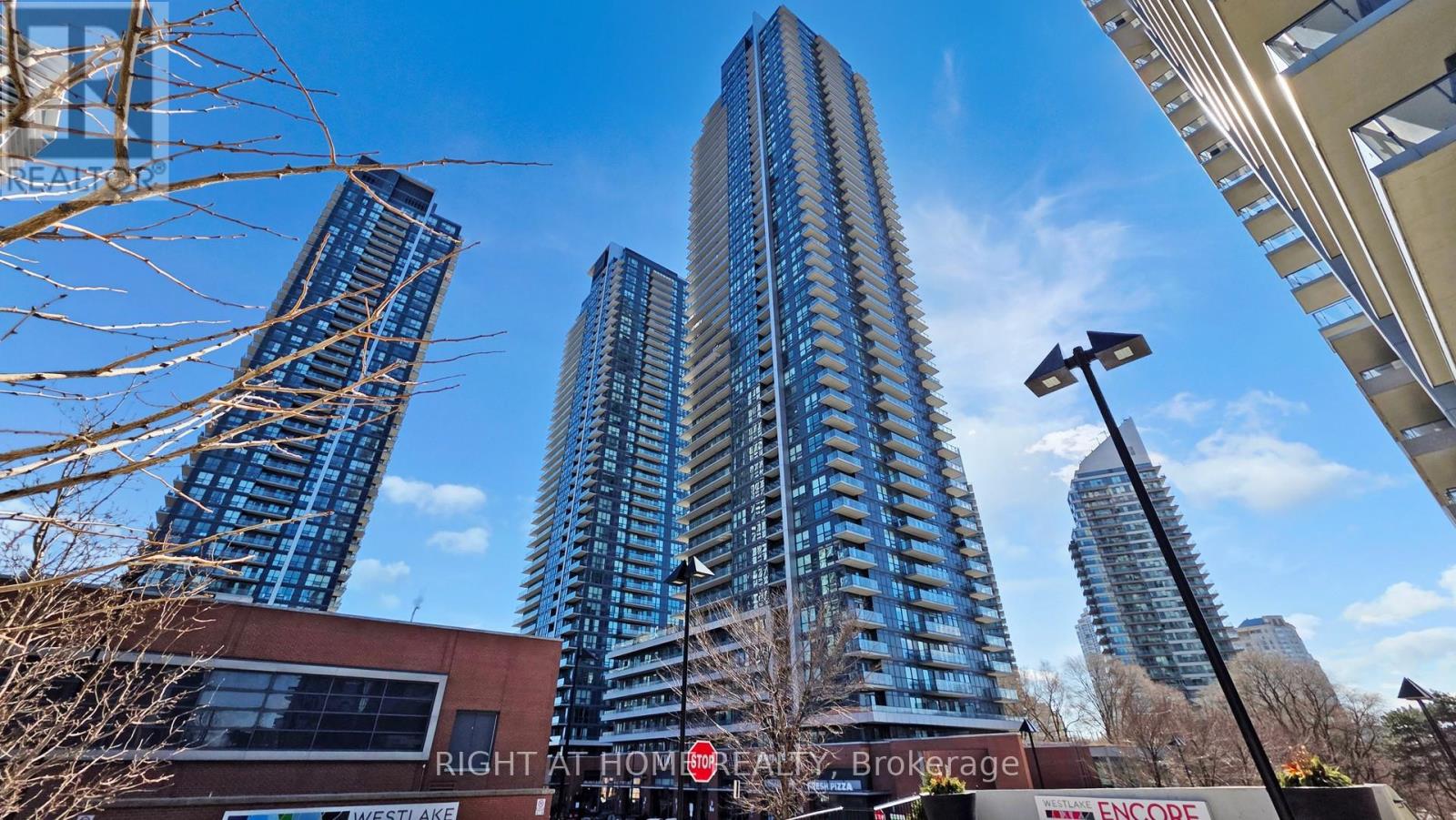 2005 - 2220 LAKE SHORE BOULEVARD W, Toronto, Ontario