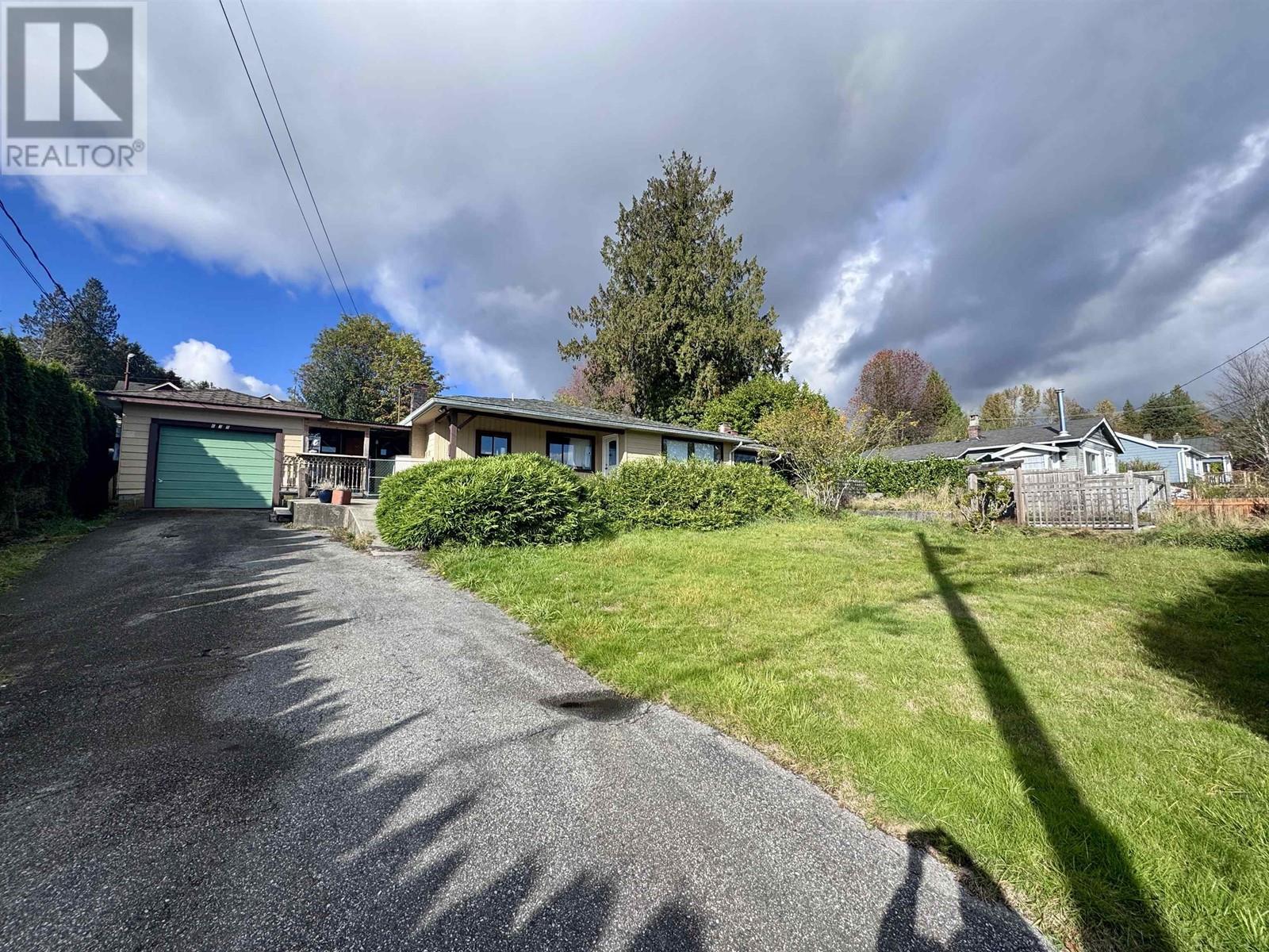 Property at 635 MARTIN ROAD image 5