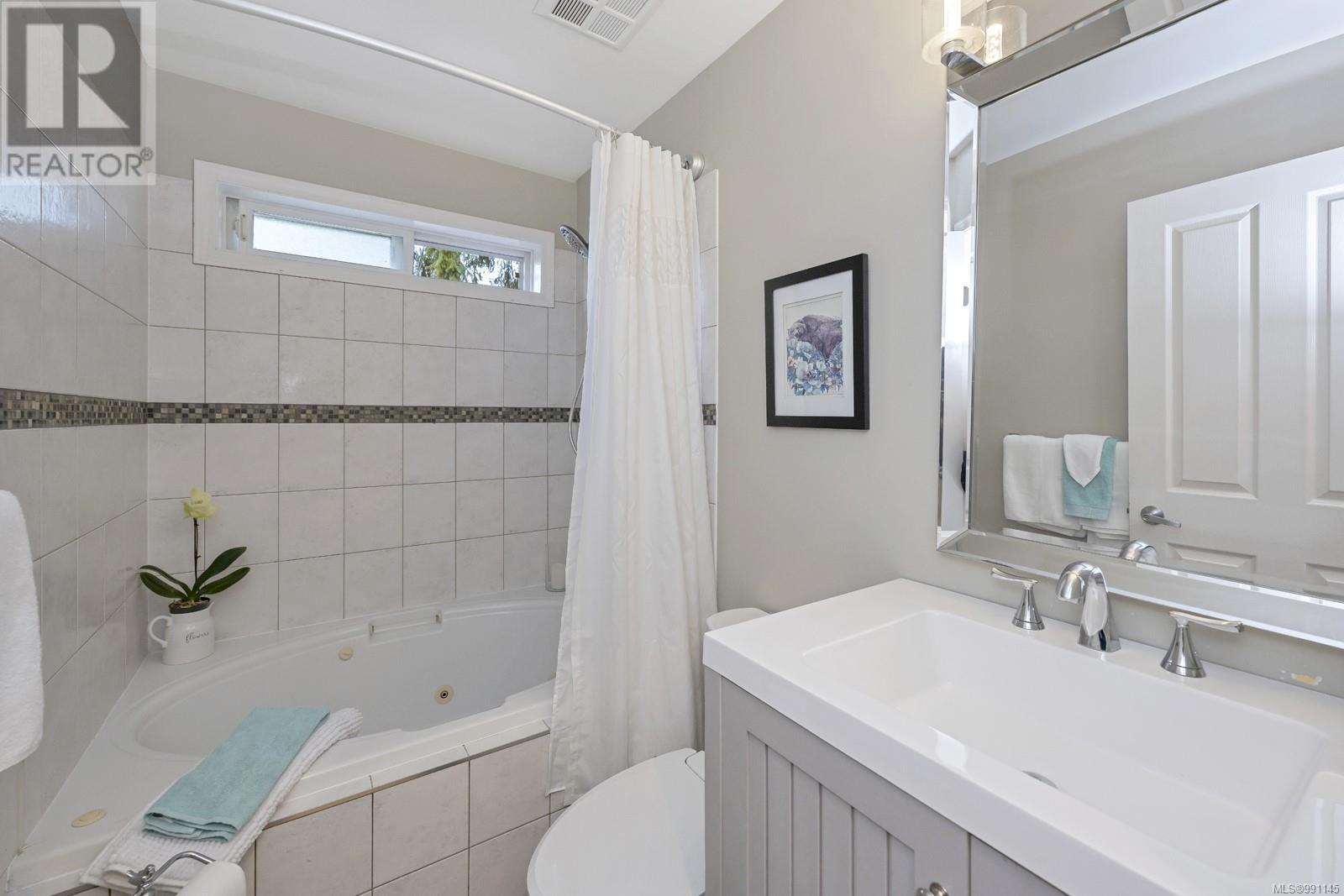 1616 Nelles Pl, Saanich, British Columbia  V8N 6L7 - Photo 26 - 991145