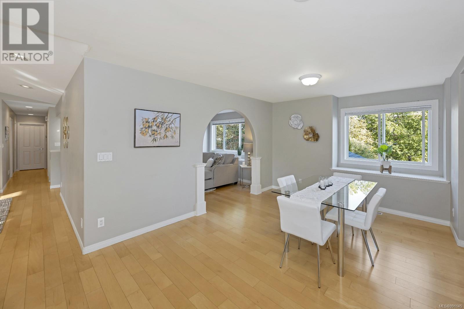1616 Nelles Pl, Saanich, British Columbia  V8N 6L7 - Photo 16 - 991145
