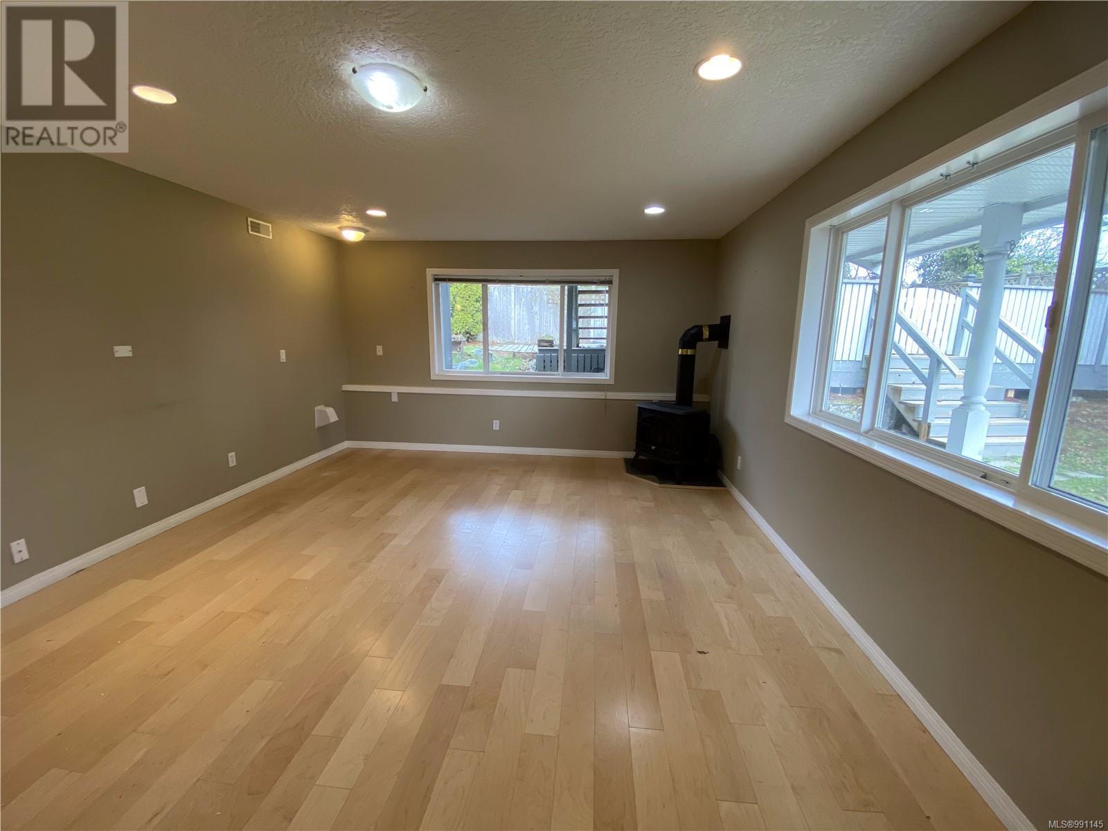 1616 Nelles Pl, Saanich, British Columbia  V8N 6L7 - Photo 34 - 991145