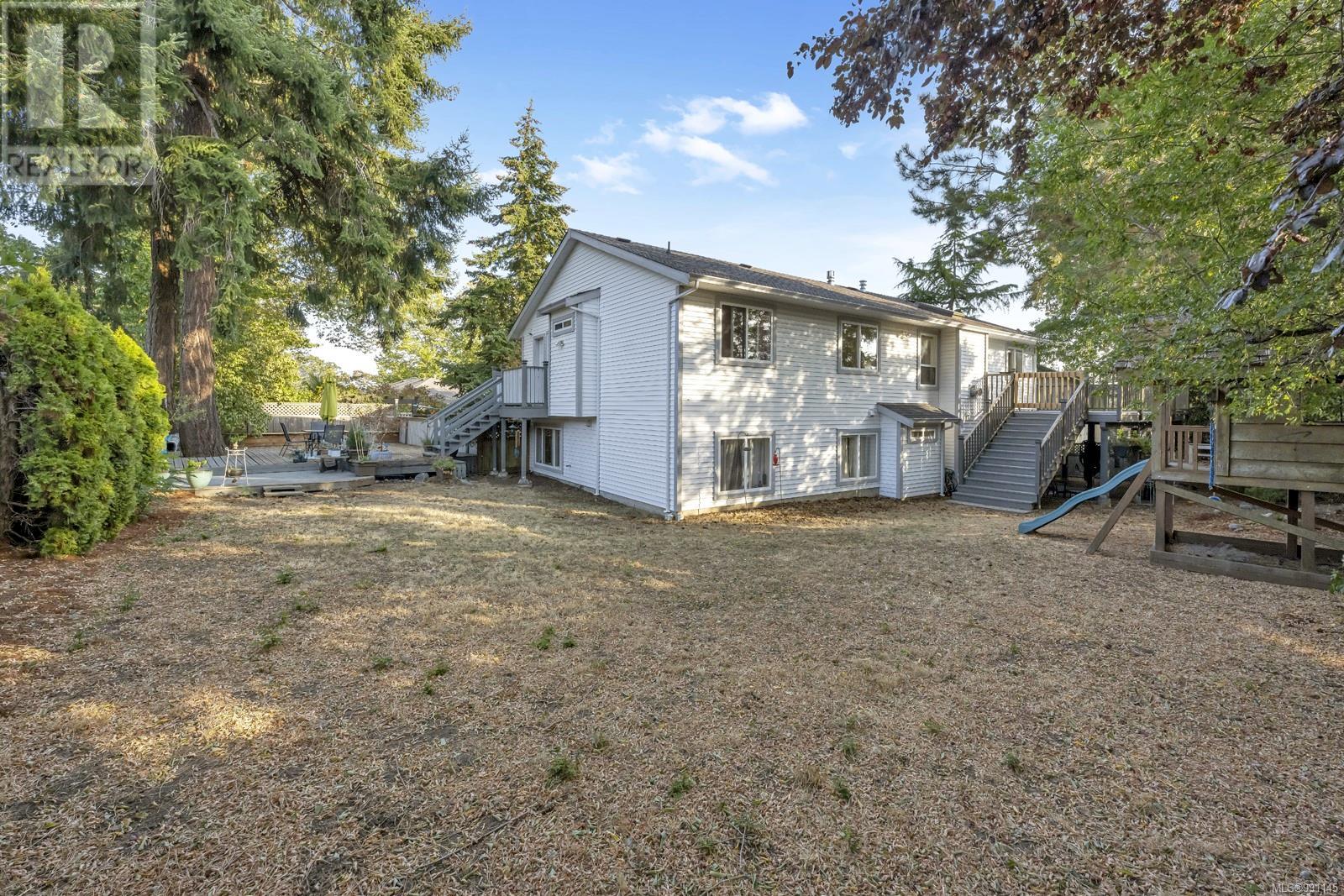 1616 Nelles Pl, Saanich, British Columbia  V8N 6L7 - Photo 40 - 991145