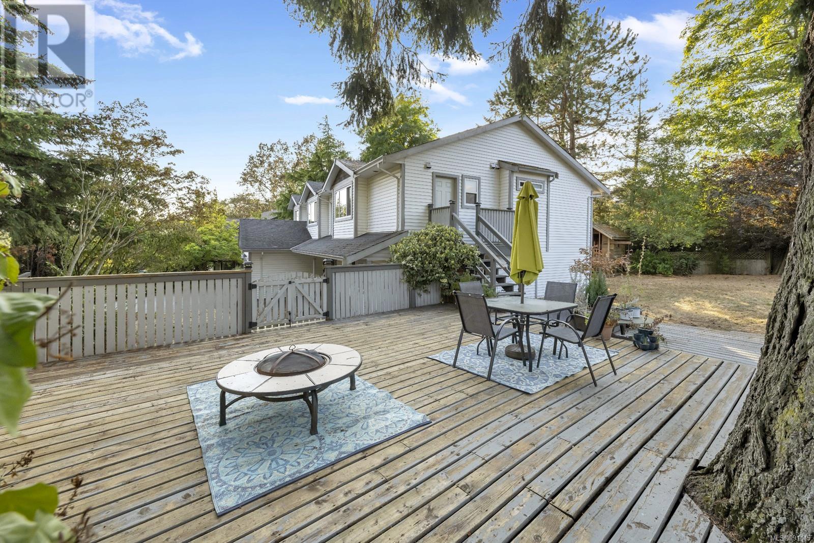1616 Nelles Pl, Saanich, British Columbia  V8N 6L7 - Photo 41 - 991145