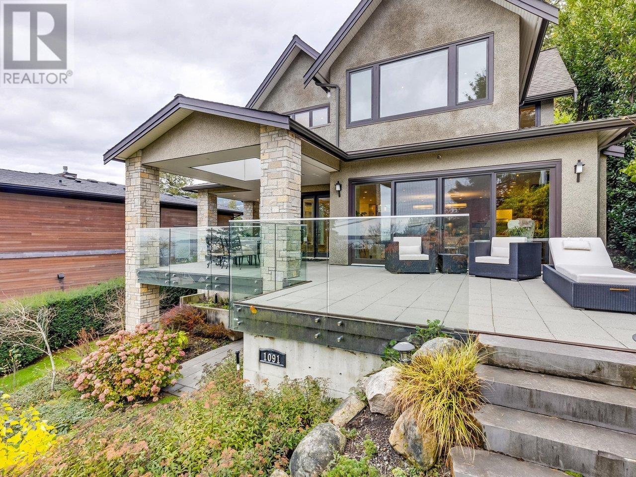 Property at 1091 ESQUIMALT AVENUE image 1