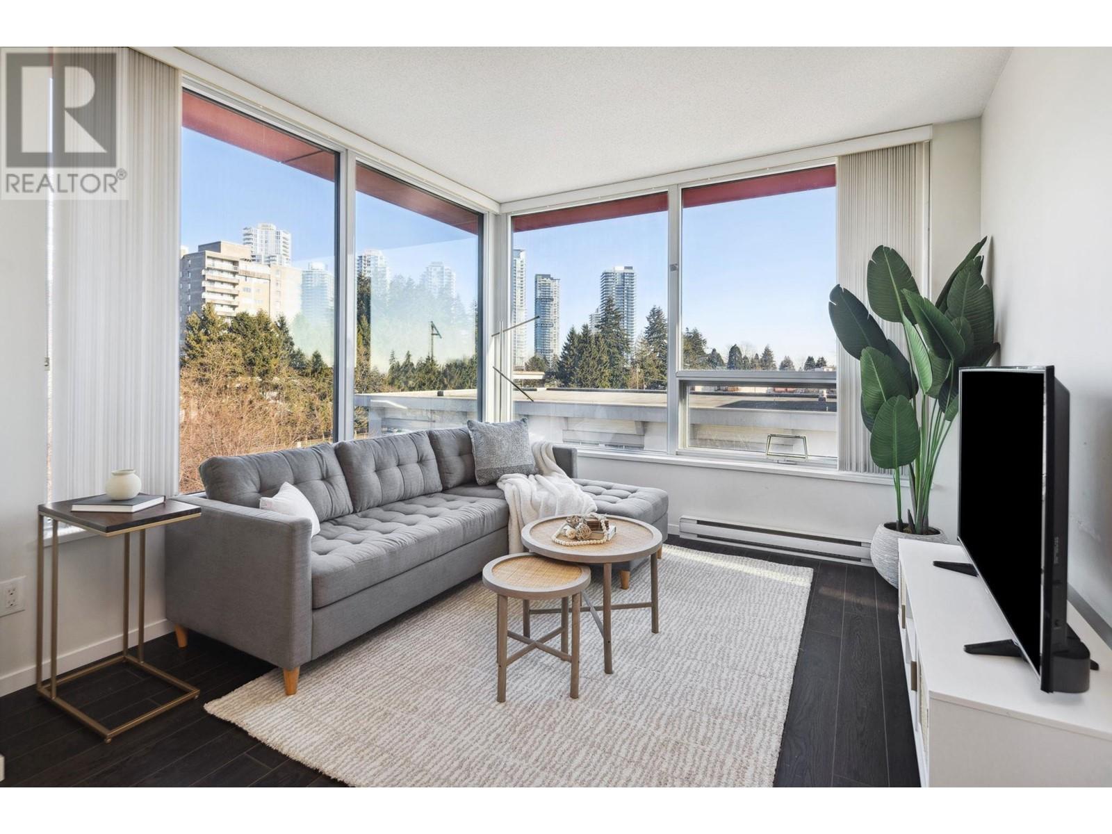 Listing Picture 4 of 26 : 509 6658 DOW AVENUE, Burnaby / 本拿比 - 魯藝地產 Yvonne Lu Group - MLS Medallion Club Member