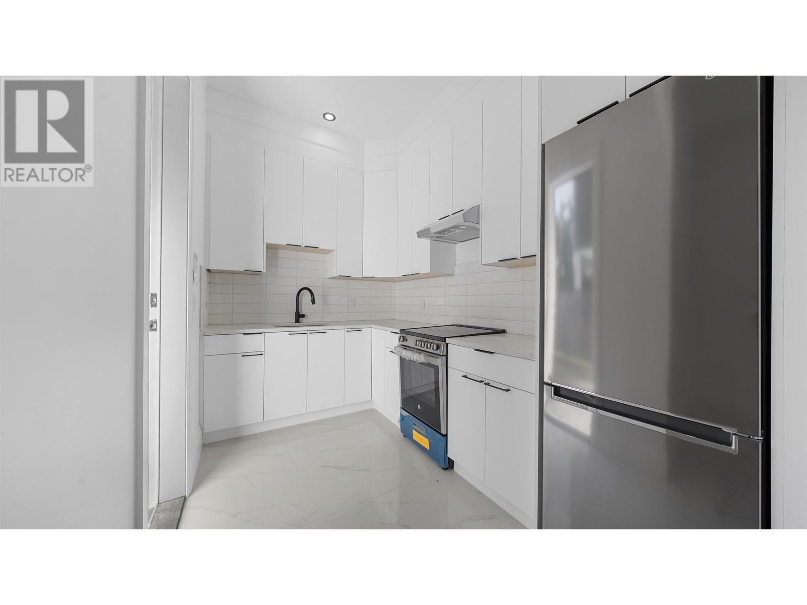 Listing Picture 17 of 23 : 11331 NO. 2 ROAD, Richmond / 烈治文 - 魯藝地產 Yvonne Lu Group - MLS Medallion Club Member