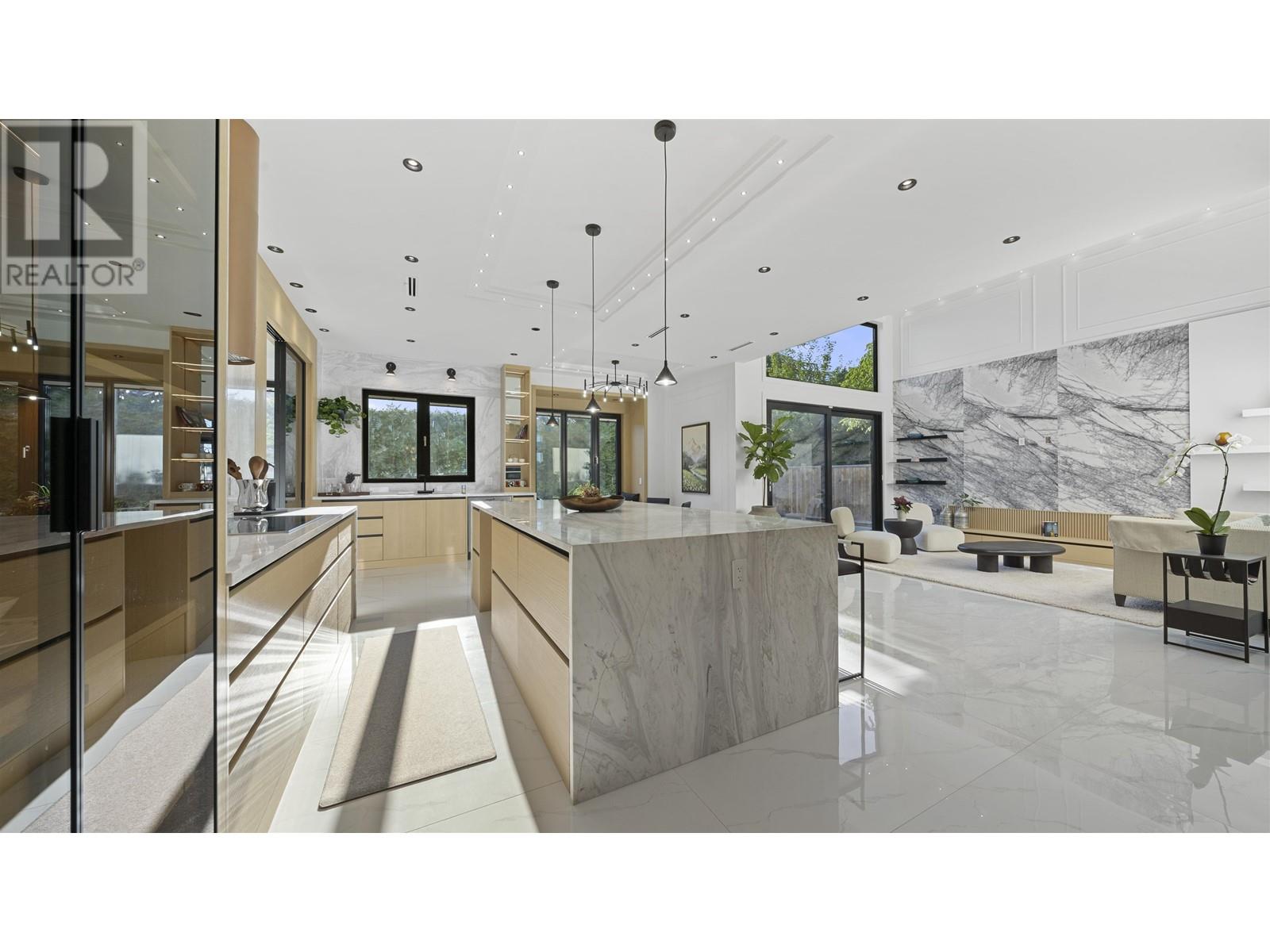 Listing Picture 7 of 23 : 11331 NO. 2 ROAD, Richmond / 烈治文 - 魯藝地產 Yvonne Lu Group - MLS Medallion Club Member