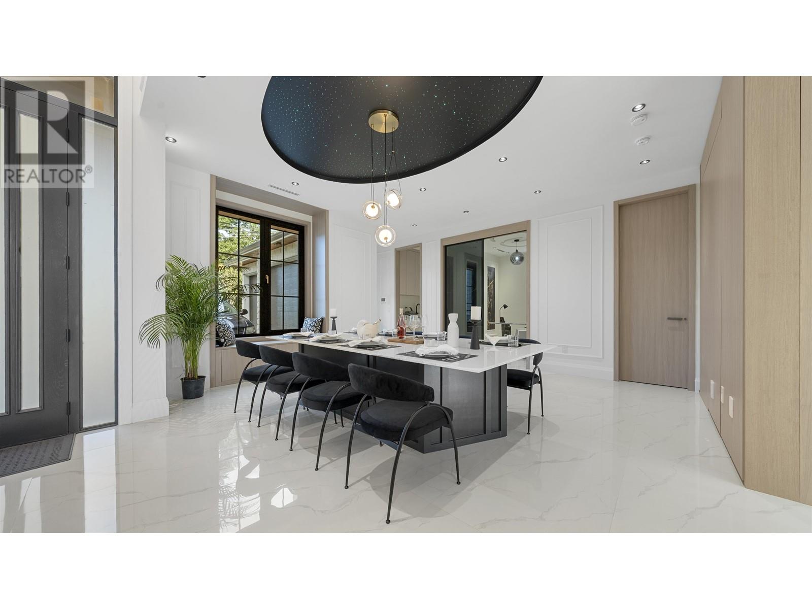Listing Picture 4 of 23 : 11331 NO. 2 ROAD, Richmond / 烈治文 - 魯藝地產 Yvonne Lu Group - MLS Medallion Club Member