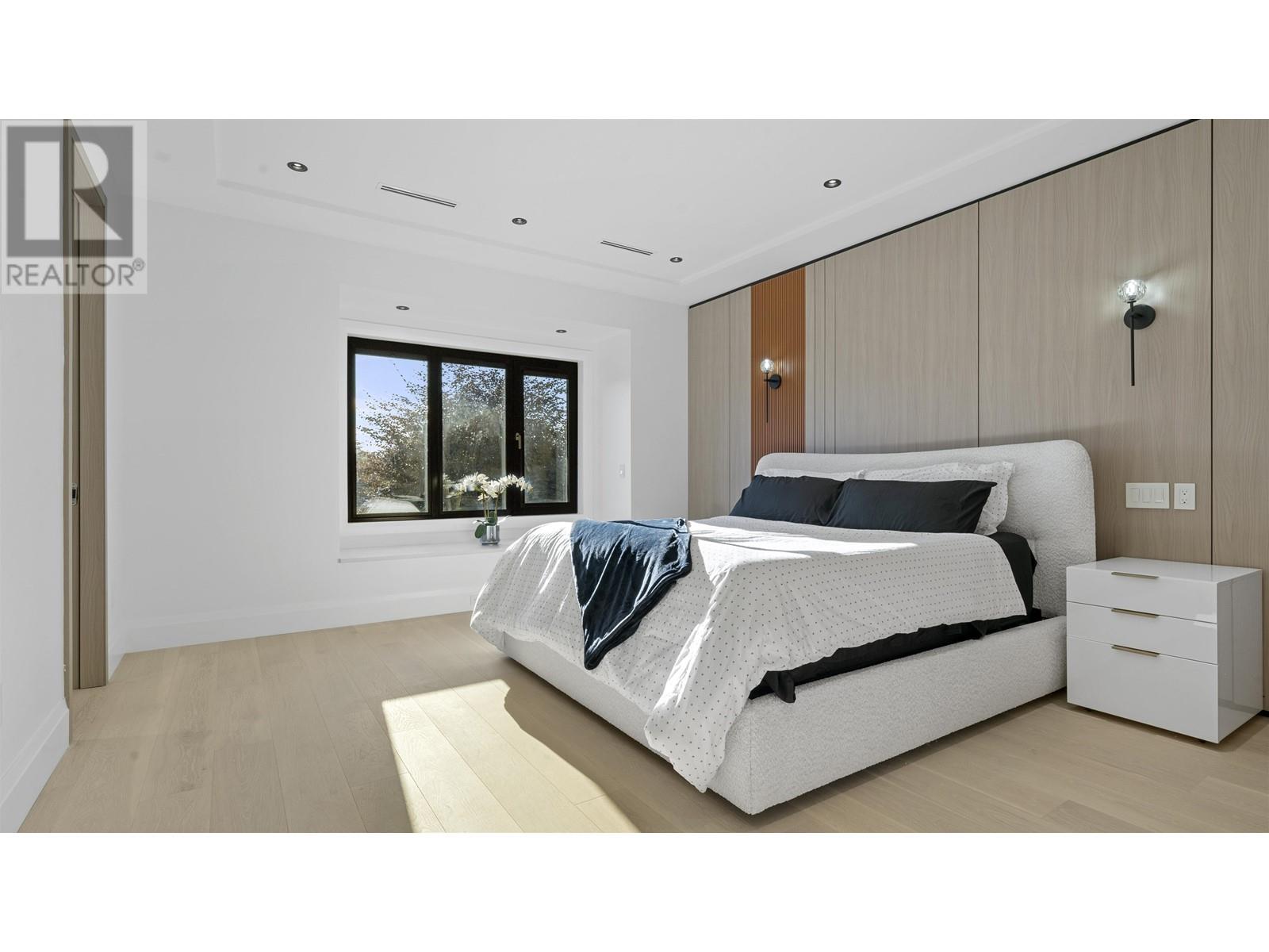 Listing Picture 14 of 23 : 11331 NO. 2 ROAD, Richmond / 烈治文 - 魯藝地產 Yvonne Lu Group - MLS Medallion Club Member
