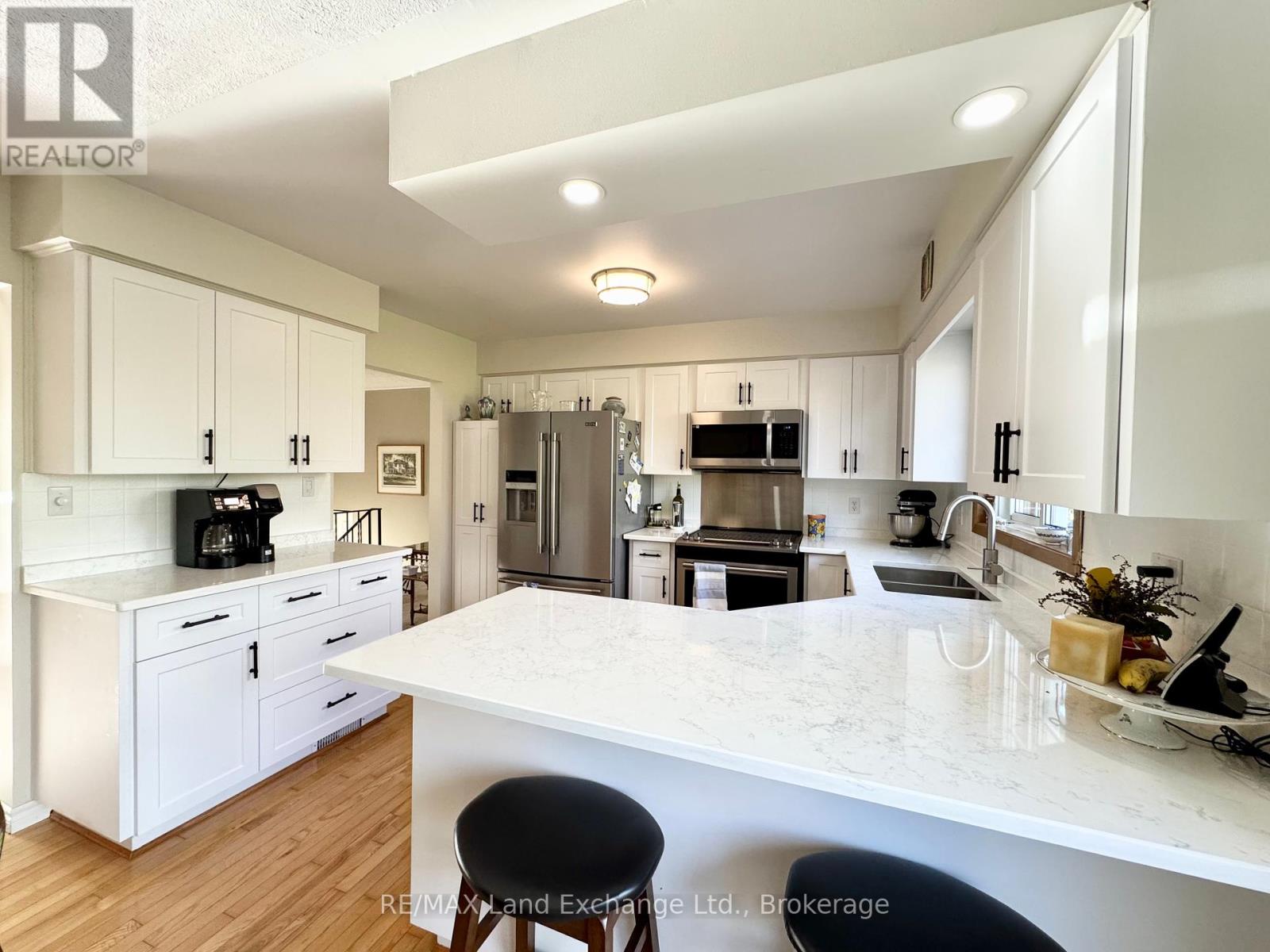 Property at 34 ARCHIBALD PLACE image 2