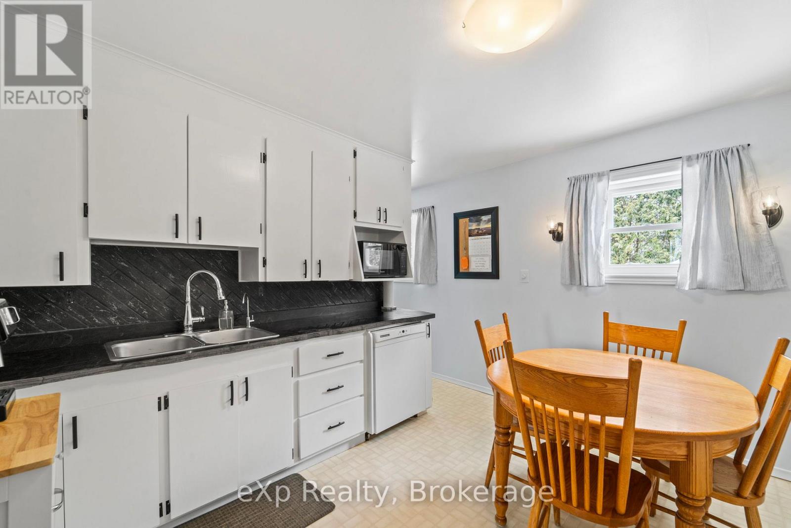 84322 Mcnabb Line, Huron East, Ontario  N0G 1H0 - Photo 22 - X12011826