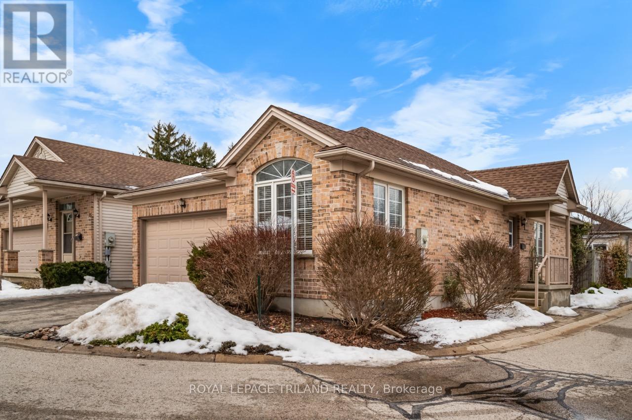 Property at 14 - 567 FANSHAWE PARK ROAD image 3