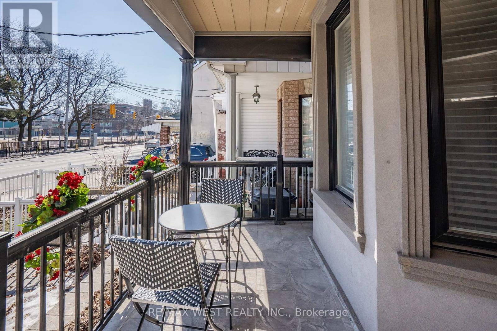 Property at 540 DUFFERIN STREET image 2