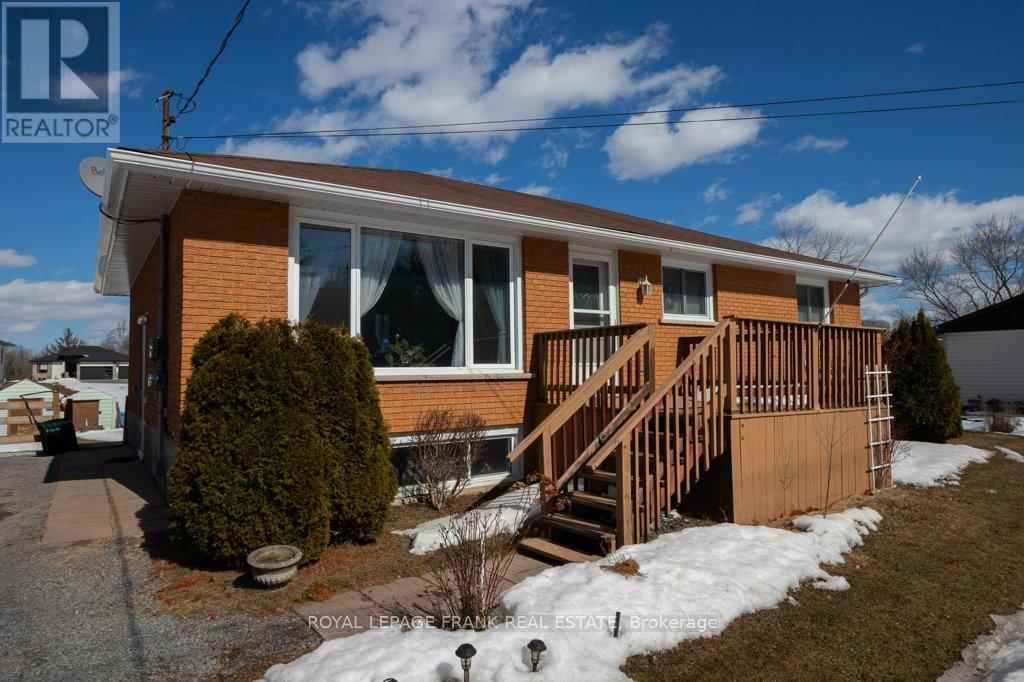 21642 Loyalist Parkway, Prince Edward County, Ontario  K0K 1L0 - Photo 4 - X12011053