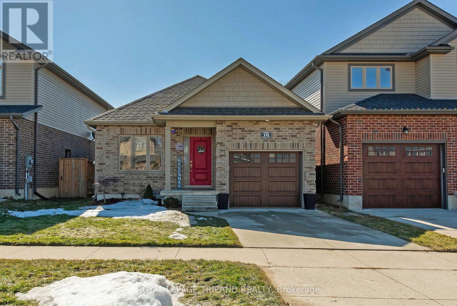 16 Queensway Drive