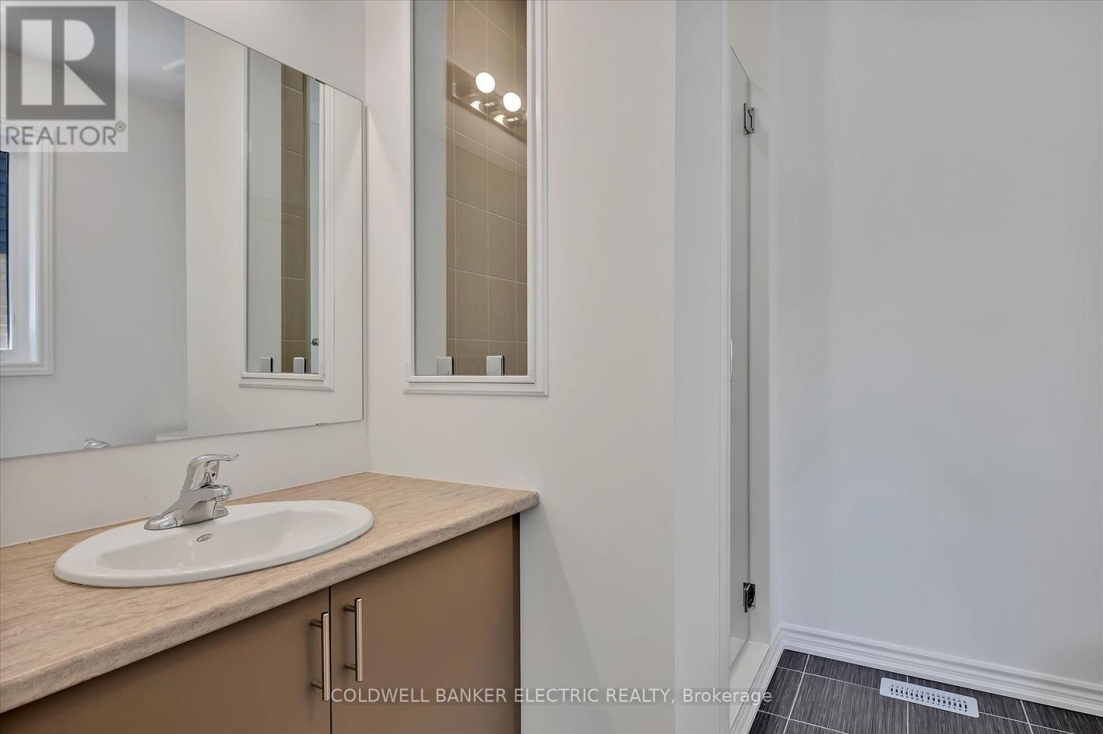 3 Hillcroft Way, Kawartha Lakes, Ontario  K0M 1A0 - Photo 19 - X12011934