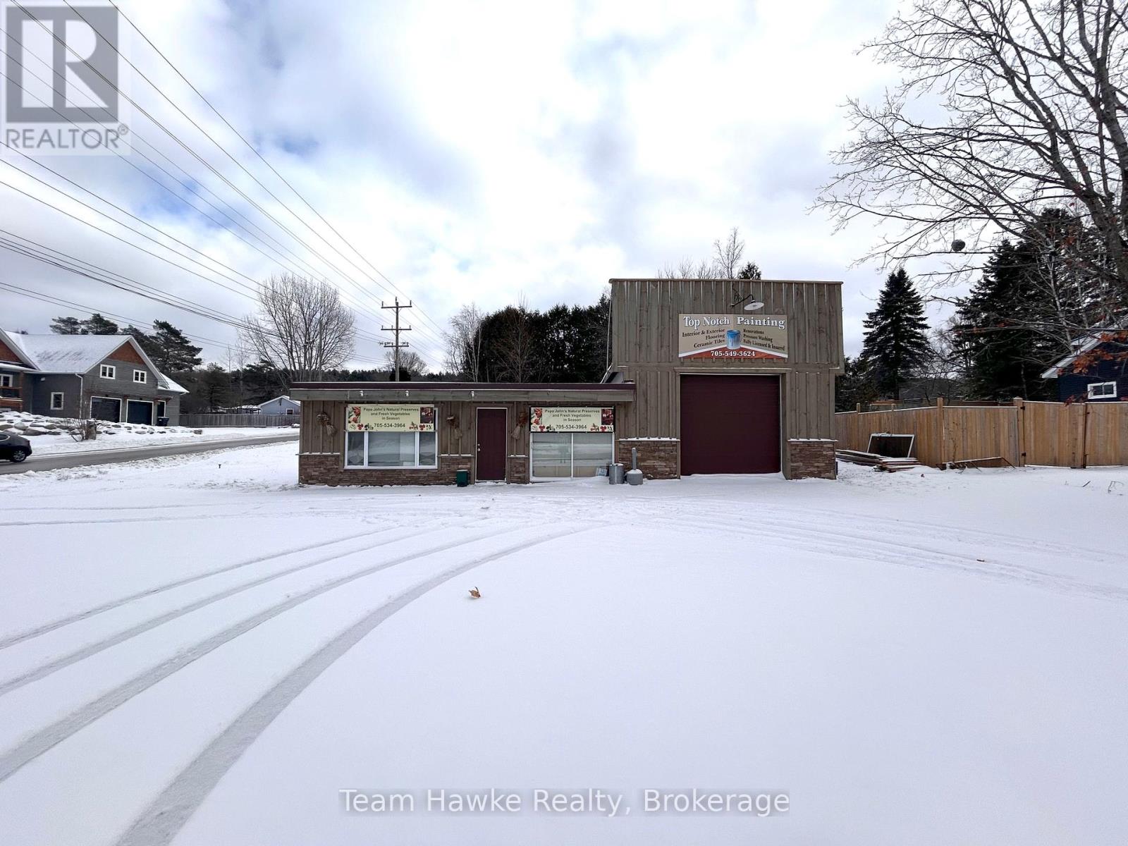 156 Robert Street, Penetanguishene, Ontario  L9M 1P8 - Photo 2 - S12012036